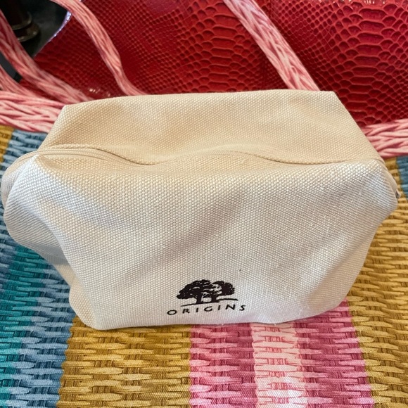 🌱 Origins Mega Mushroom Relief and Resilience 🌱 - Picture 4 of 4